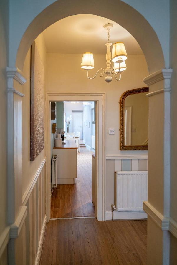 Вилла 18Th Century Townhouse In Chester City Centre Экстерьер фото